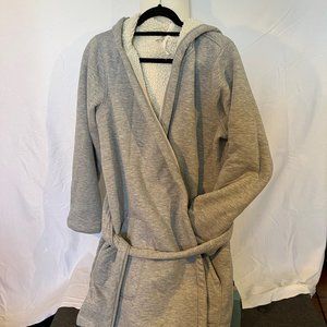 COZY MID-LENGTH ROBE